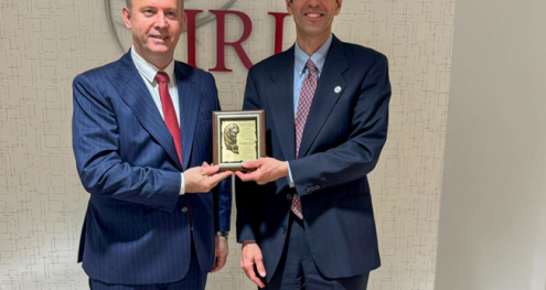 Info Shqip: Kryeparlamentari Gashi takon drejtuesit e IRI-it në Uashington