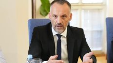 Info Shqip: Nga lideri fokusi zhvendoset te funksionimi! Fetai: Hisja e VLEN ndahet në katër çerek