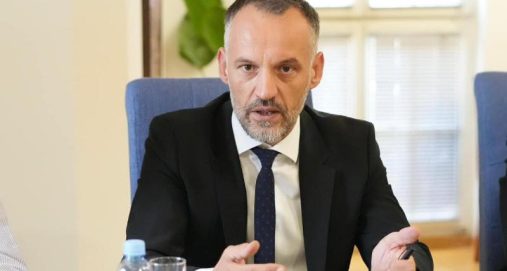 Info Shqip: Nga lideri fokusi zhvendoset te funksionimi! Fetai: Hisja e VLEN ndahet në katër çerek