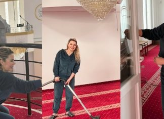 Në prag të Ramazanit, Duda Balje pastron xhaminë (FOTO)