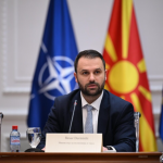 Info Shqip: Durmishi për pagën minimale: Deri në vitin 2028 do të rritet për 40%