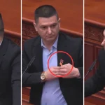 Info Shqip: “Ma ka dhënë kryeministri i Shqipërisë, kur të ma jepni ju do ta mbaj”, Mickoski i dhuron flamurin e Maqedonisë deputetit Riad Shaqiri