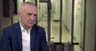 Info Shqip: “Dje ikën dritat 42 herë”, Meta tregon kushtet në burg: Po vdesin të burgosurit nga mungesa e trajtimit shëndetësor