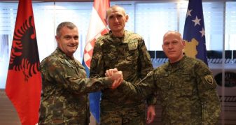 Info Shqip: ”Pakti Shqipëri-Kosovë-Kroaci”/ NATO i tregon vendin Serbisë, Aleanca i përgjigjet Vuçiçit