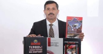 Info Shqip: Profesori PIlana kritikon shqiptarët në Zvicër: Dhurojnë para per xhami, jo për libra shqip (VIDEO)