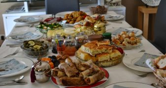 Info Shqip: Të gjithë e festojnë, por a e dini se çka është në të vërtetë Bajrami