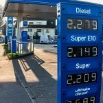 Info Shqip: Paralizimi i naftës në Iran, kush paguan taksën më të lartë të karburantit në Evropë?