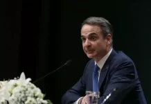Greqi, Mitsotakis rrit pagën minimale në 920 euro