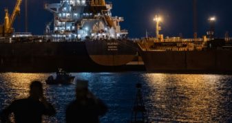 Info Shqip: Trump i gatshëm t’i japë fund luftës pa rihapur Ngushticën e Hormuzit