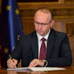 Info Shqip: Kryeparlamentari Gashi uron festën e Fitër Bajramit