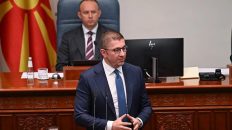 Info Shqip: Mickoski: Përpiqem ta mësoj dhe studioj gjuhën shqipe