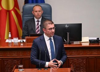 Mickoski: Përpiqem ta mësoj dhe studioj gjuhën shqipe