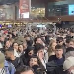 Panik në Aeroportin e Stambollit, bllokohen mijëra udhëtarë, mes tyre edhe shqiptarë (VIDEO)