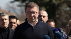 Info Shqip: Mickoski: Prej sot ulet çmimi i naftës dhe benzinës për 3 denarë në pompat e kompanisë OKTA