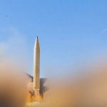 Info Shqip: Irani lëshon raketa drejt Izraelit! Asgjësohen në qiellin e Tel Avivit (VIDEO)