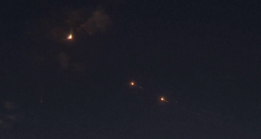 Info Shqip: Raketat iraniane çajnë “Kupolën e Hekurt” të Izraelit