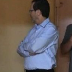 Presidenti izraelit dhe gazetarët fshihen gjatë sulmit të raketave në Kiryat Shmona (VIDEO)