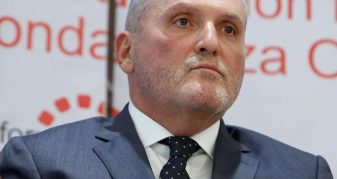 Info Shqip: Kush e ka fjalën e fundit për zgjedhje: Kushtetuesja apo dekreti i presidentes Osmani