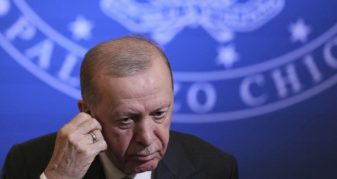 Info Shqip: Erdogan paralajmëron për përshkallëzim të luftës në Iran: Rajoni rrezikohet të mbulohet nga baruti