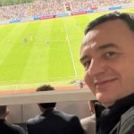 Info Shqip: Sa para i ka premtuar Kurti Përfaqësueses së Kosovës për fitore ndaj Sllovakisë