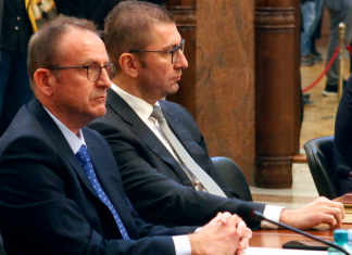 Mickoski: Për t’u vardisur sa më shumë te Ali Ahmeti, Taravari më kritikon mua! Taravari: S’mund të jem kukull në qeveri