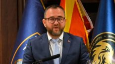 Info Shqip: Toshkovski i prerë: Mesazhet e “Safe City” vetëm në maqedonisht