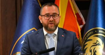 Info Shqip: Toshkovski i prerë: Mesazhet e “Safe City” vetëm në maqedonisht