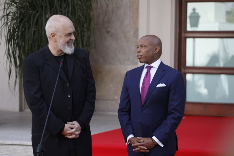 ish-kryebashkiaku-i-new-york-eric-adams-merr-shtetesine-shqiptare