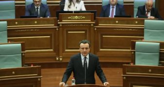 Info Shqip: Kurti “dridhë” politikanët hajna: Çdo cent i vjedhur do ti kthehet qytetarëve!