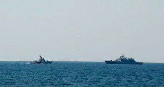 Info Shqip: Një tjetër anije iraniane thyen bllokadën e SHBA, kalon nëpër Ngushticën e Hormuzit