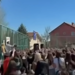 Kumanovë, keqpërdoren nxënësit, këndojnë këngën “Maksim Dimitrievski” (VIDEO)