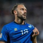 Info Shqip: “Je gjysëm turku”! Muriqi i reagon ashpër tifozit kosovar: Kurrë hallall s’ta bëjë, Zoti të dënoftë