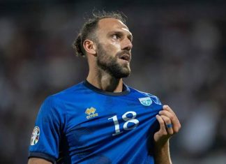 “Je gjysëm turku”! Muriqi i reagon ashpër tifozit kosovar: Kurrë hallall s’ta bëjë, Zoti të dënoftë