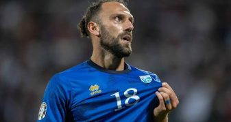 Info Shqip: “Je gjysëm turku”! Muriqi i reagon ashpër tifozit kosovar: Kurrë hallall s’ta bëjë, Zoti të dënoftë