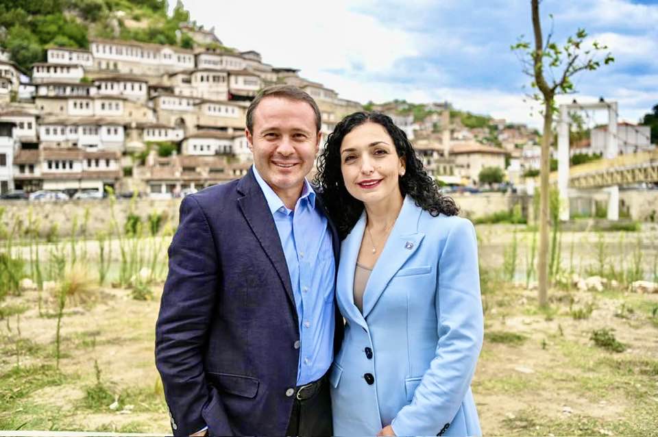 Shtëpi në Australi  para të gatshme  vetura e banesa  Kjo është pasuria e madhe e Vjosa Osmanit dhe bashkëshortit të saj