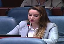 Ndërpritet mbledhja në Parlament, Ilire Dauti kërkon respektim të gjuhës shqipe!