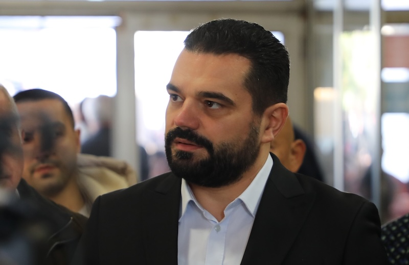 Lloga  shuplakë  Siljanovskës  Shqipja nuk është gjuhë minoriteti  mjaft me mentalitet ish jugosllav 