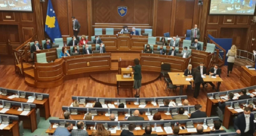 Info Shqip: Seanca për Presidentin shtyhet sërish, rifillon në ora 19:00