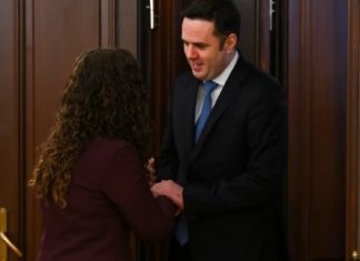 LDK-ja hap dyert për Vjosa Osmanin: Synojmë kthimin e të gjithë anëtarëve