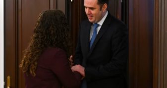 Info Shqip: LDK-ja hap dyert për Vjosa Osmanin: Synojmë kthimin e të gjithë anëtarëve