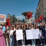 Info Shqip: “Do të kthehemi përsëri!”, Studentët dërgojnë mesazh të fortë Fillkovit për provimin e jurisprudencës