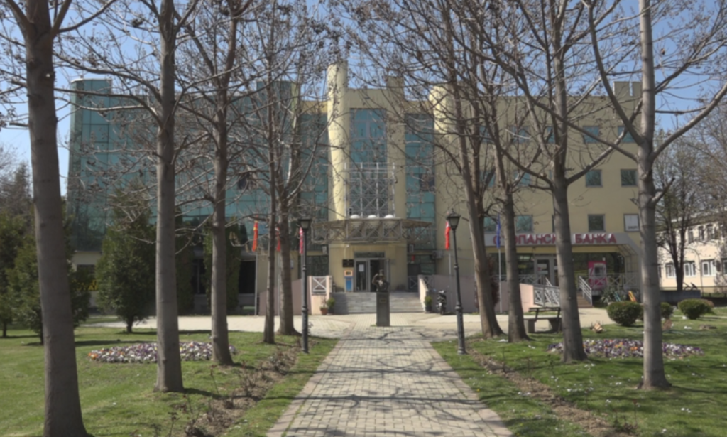 Komuna e Çairit përgjigjet për Haqim Ramadanin