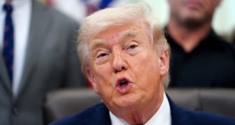 Info Shqip: “Nuk dua zgjatje të armëpushimit me Iranin”, Trump: Nëse nuk arrihet një marrëveshje, do të bombardojmë