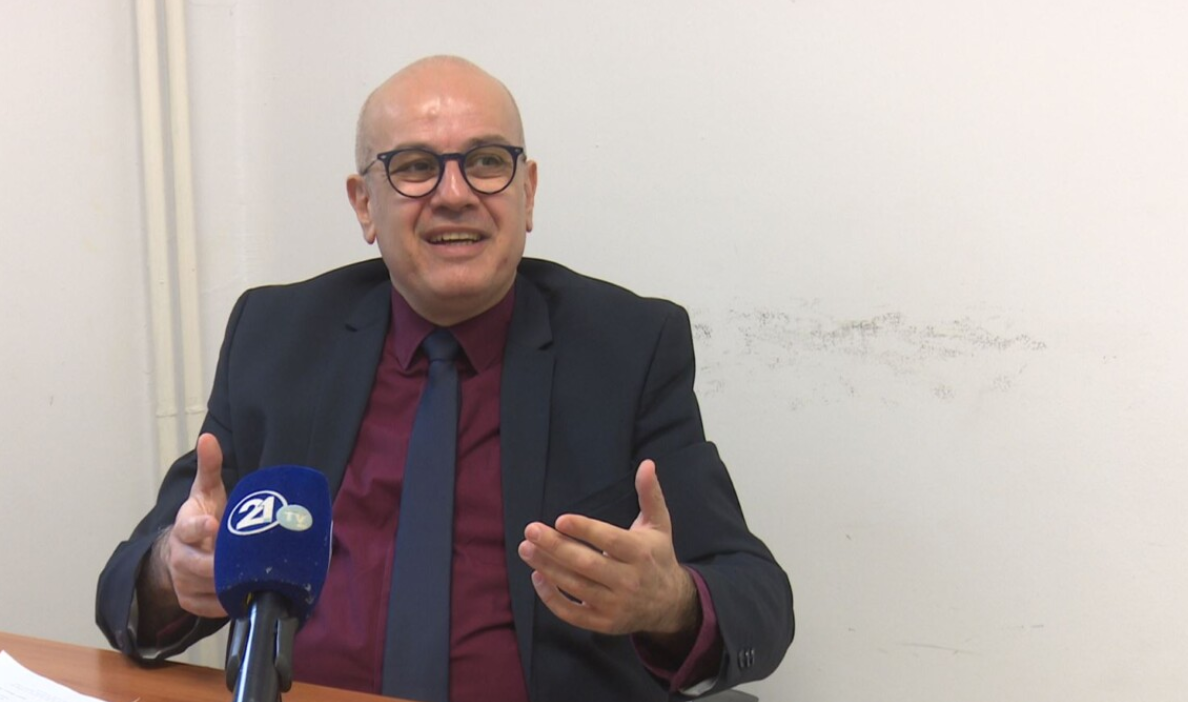 E mësoi shqipen me vetëdëshirë  sot Aleksandar Petkovski e përdor çdo ditë në universitet  ku është dekan i Fakultetit Juridik