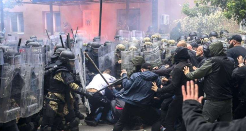 Info Shqip: Dënohet me dy vjet burgim i akuzuari për sulm ndaj KFOR-it dhe Policisë