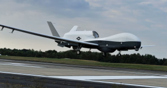 Info Shqip: Një dron i rrallë dhe i shtrenjtë i Marinës Amerikane është zhdukur mbi Gjirin Persik