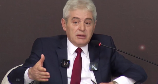 Info Shqip: Samiti i diasporës në Tiranë: Kur Ali Ahmeti sulmon fenë për pikë politike!