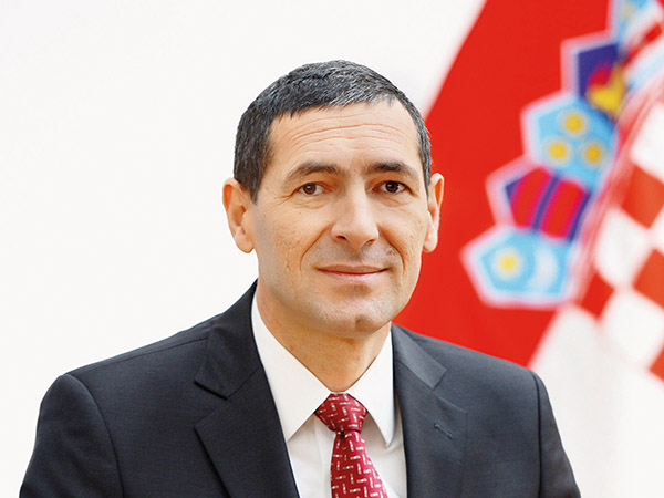 Ish-ministri kroat i Mbrojtjes: Po të fitonin rusët ndaj Ukrainës për një muaj, Vuçiq do ta sulmonte Kosovën