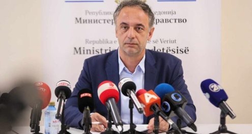 Info Shqip: A do të largohet nga pozita e ministrit të Shëndetësisë? Aliu: Nuk dua të harxhoj energji për atë se çfarë do të ndodhë nesër