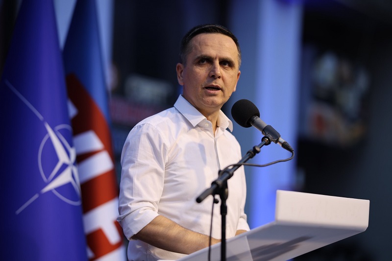 Kasami  Ashtu siç edhe ju kemi premtuar studentëve  ne do ta zgjidhim çështjen